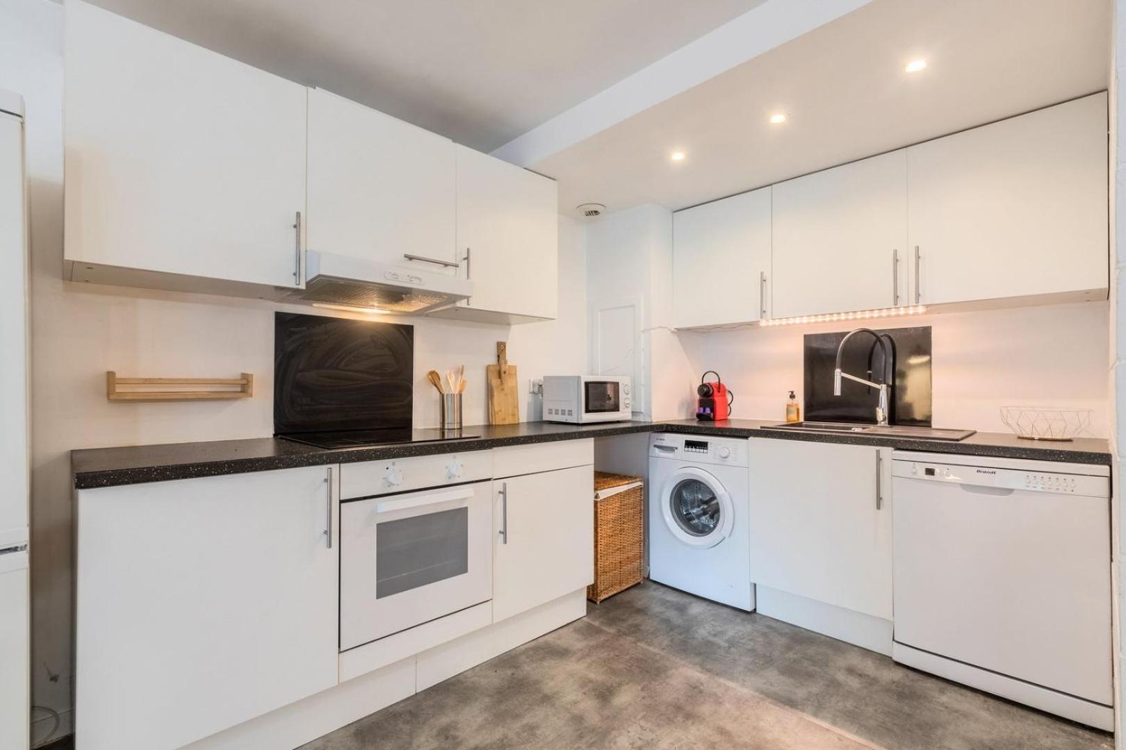 Spacious Apartment W Private Parking In Old Lila Exterior foto