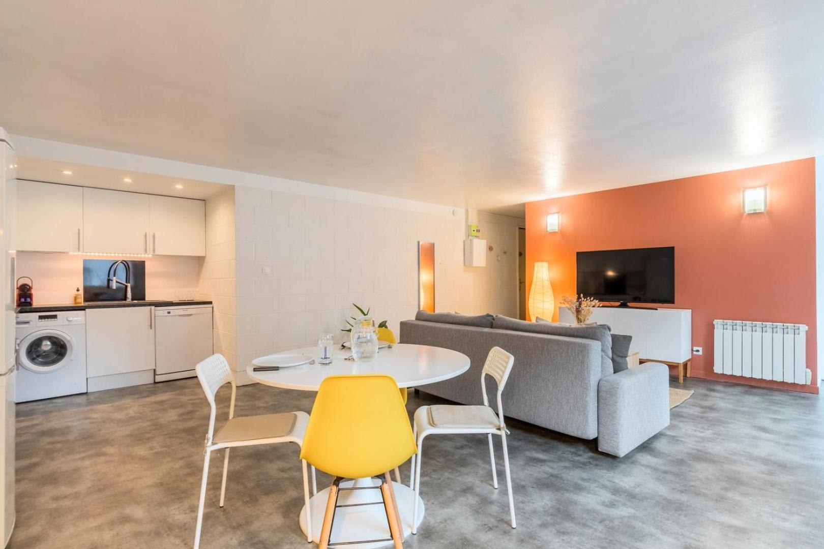 Spacious Apartment W Private Parking In Old Lila Exterior foto